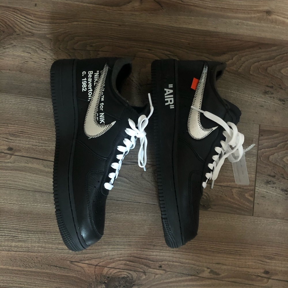 Off white x MoMa Air Force 1